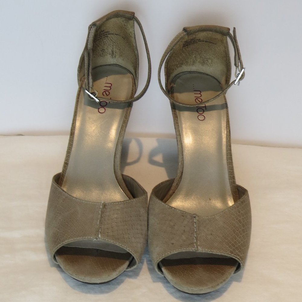 Me Too -Size 9 - Ankle strap buckle Shoes - Genuine Leather uppers - Light Gray